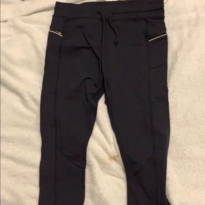 Athletic pants with drawstring
